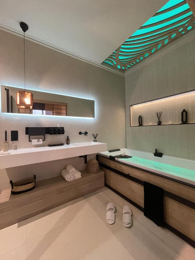 Host Inn Le Lumiere Spa & Cinema Lyon Luaran gambar