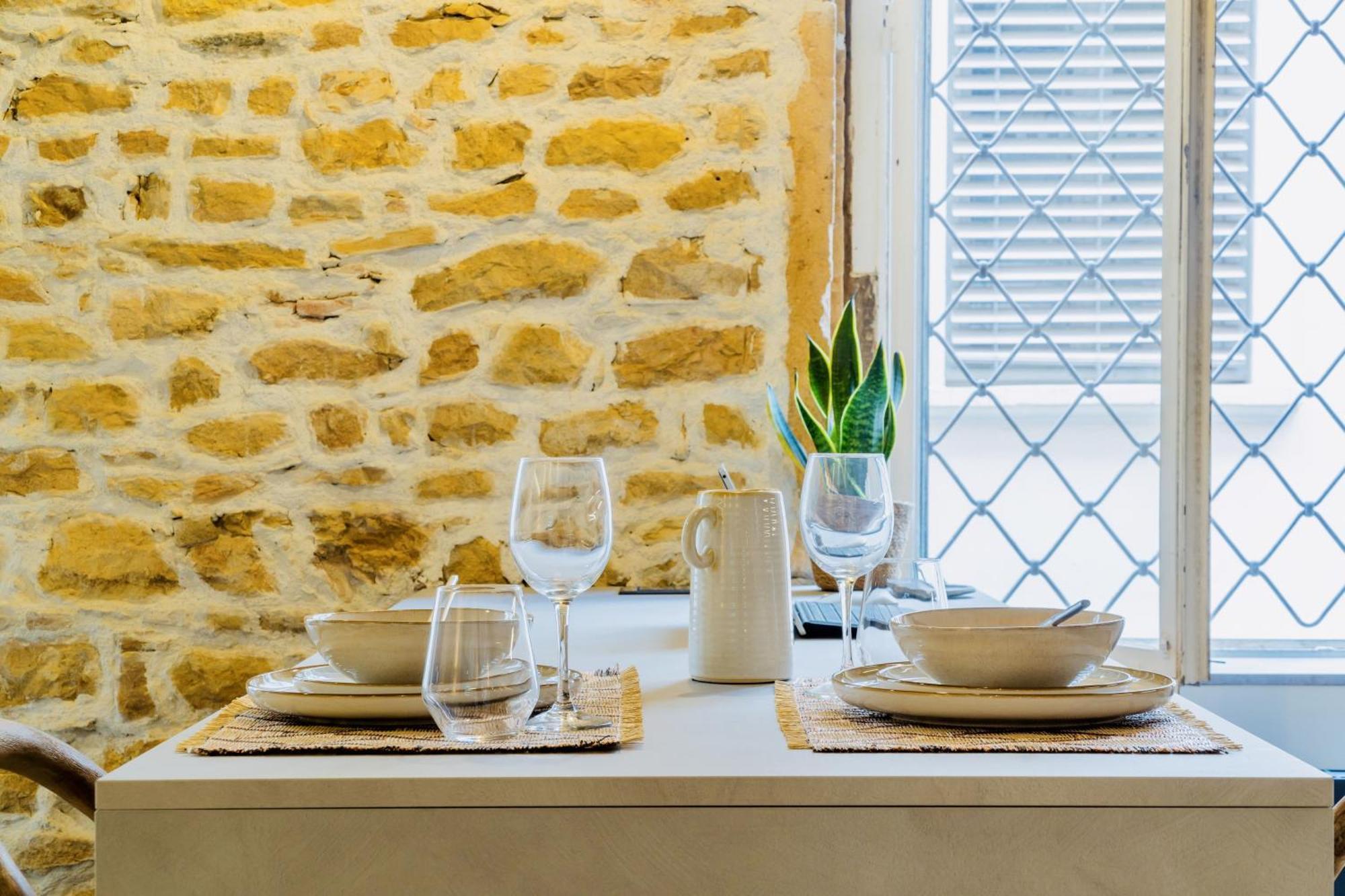 Host Inn Le Lumiere Spa & Cinema Lyon Bilik gambar