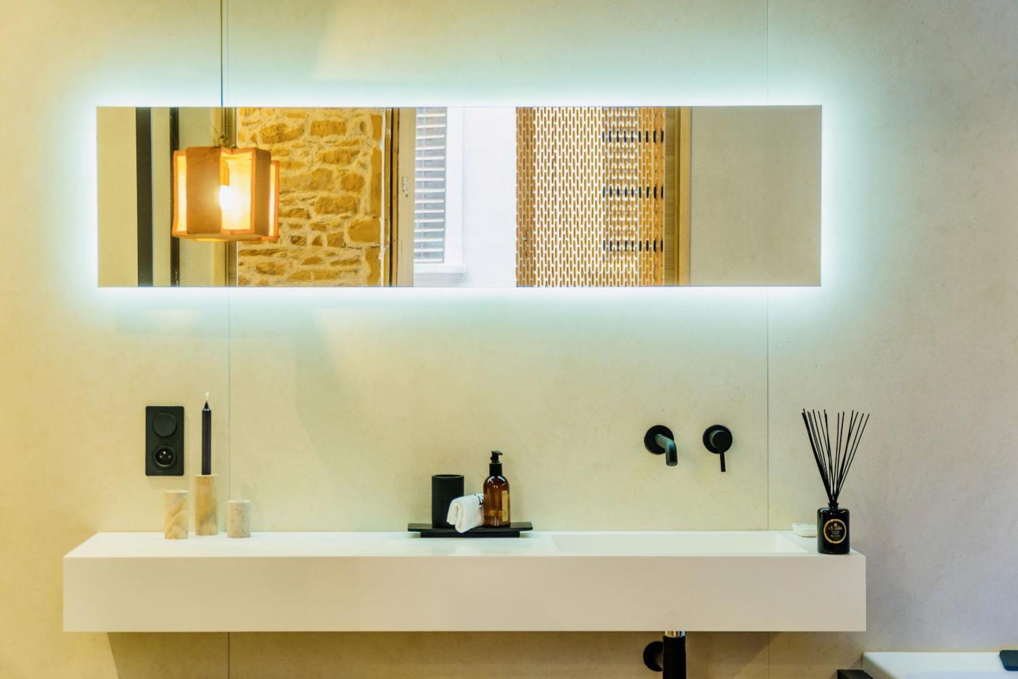 Host Inn Le Lumiere Spa & Cinema Lyon Luaran gambar